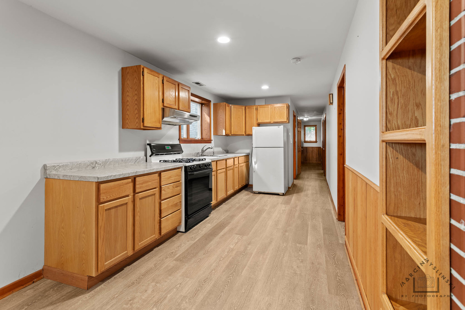 6856 W Montrose Avenue, Harwood Heights, IL 60706