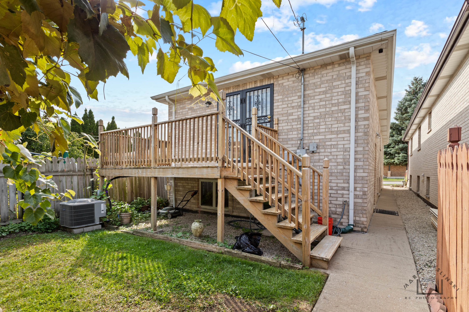 6856 W Montrose Avenue, Harwood Heights, IL 60706