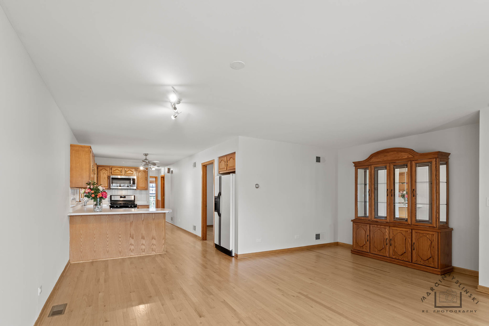 6856 W Montrose Avenue, Harwood Heights, IL 60706