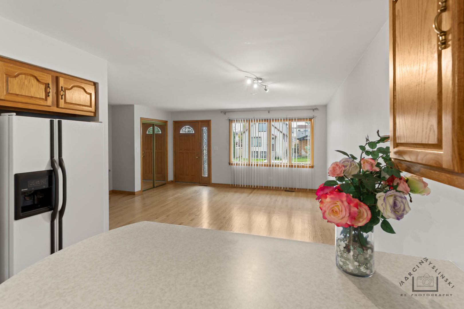 6856 W Montrose Avenue, Harwood Heights, IL 60706
