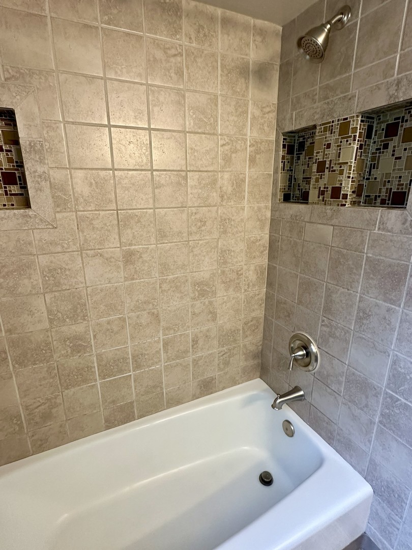 5S388 Allister Lane, Naperville, IL 60563