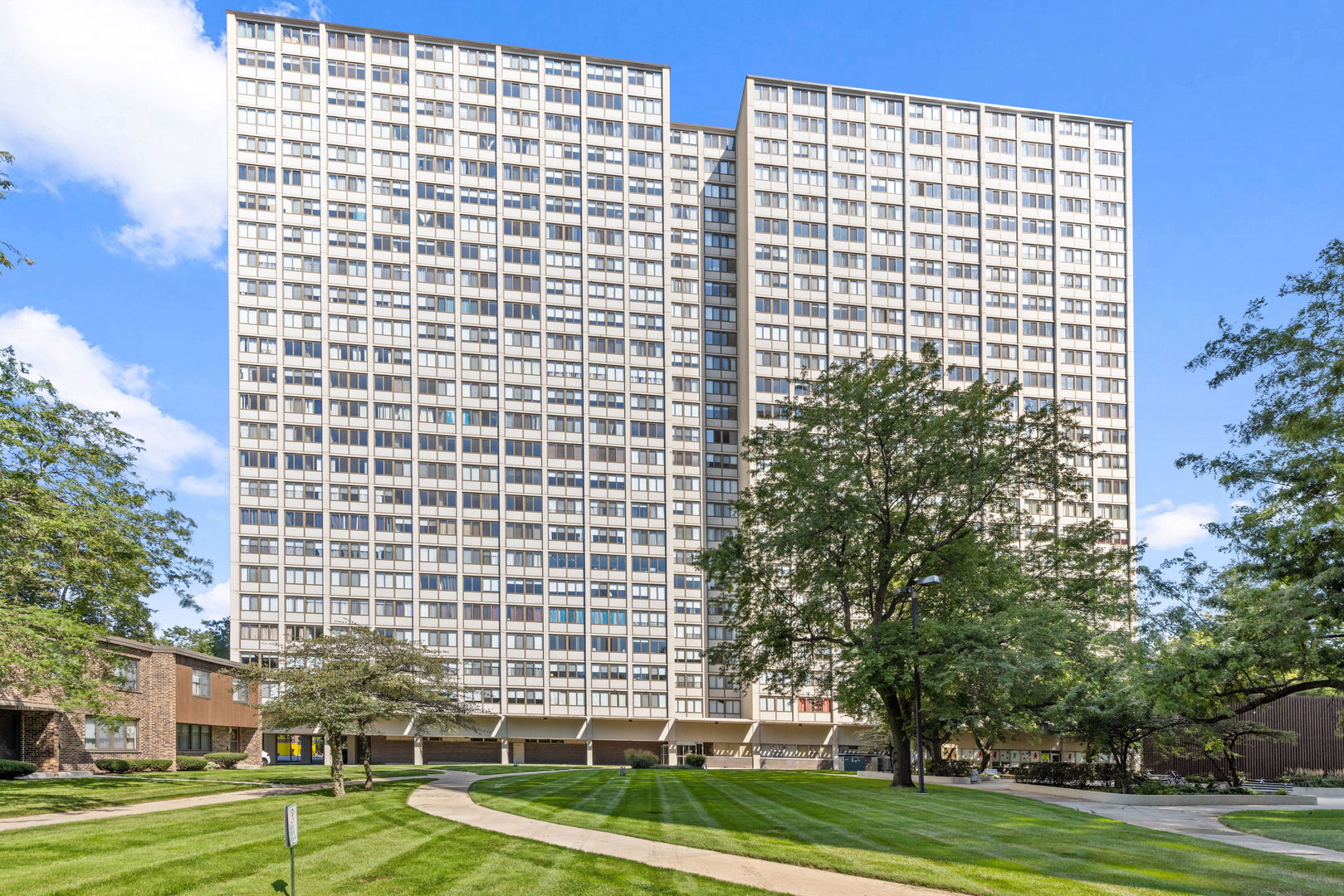 4800 S Lake Park Avenue #2301A, Chicago, IL 60615