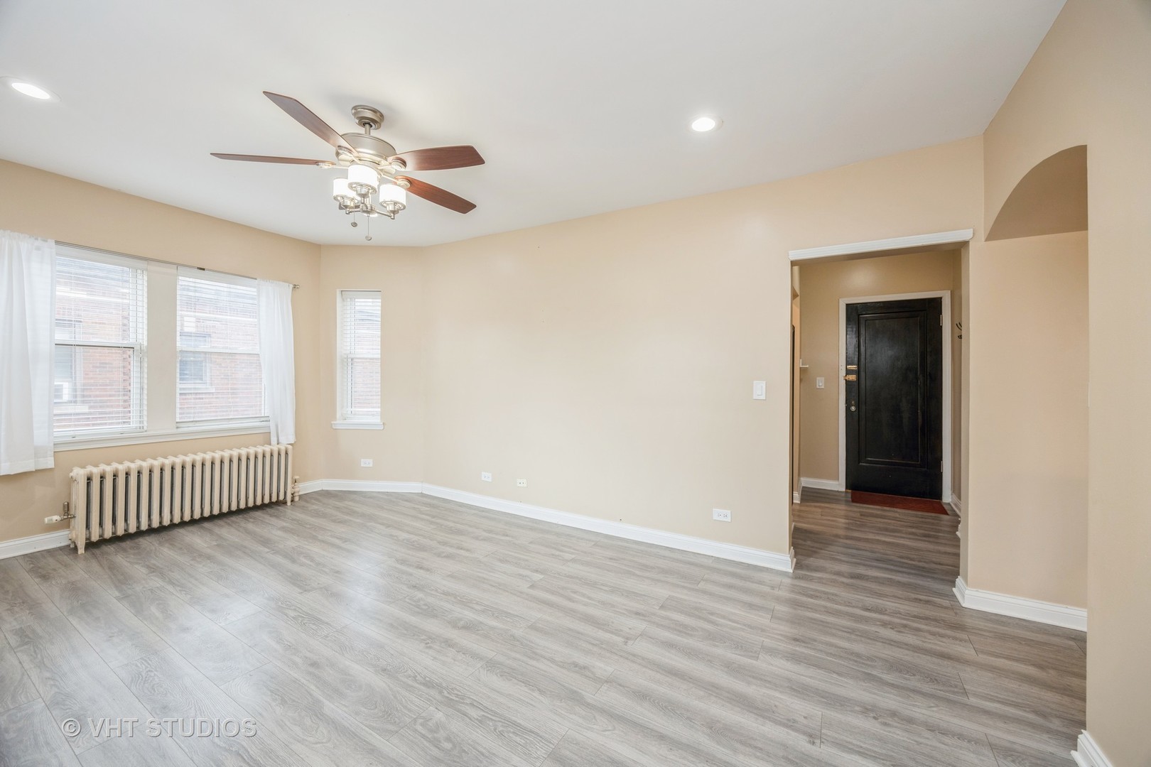 50 Forest Avenue #3S, Riverside, IL 60546