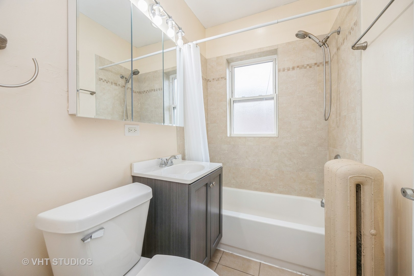 50 Forest Avenue #3S, Riverside, IL 60546