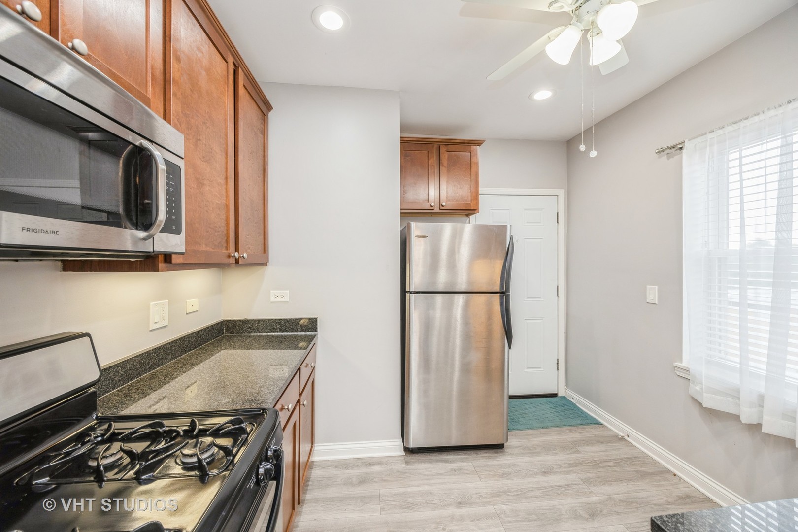 50 Forest Avenue #3S, Riverside, IL 60546