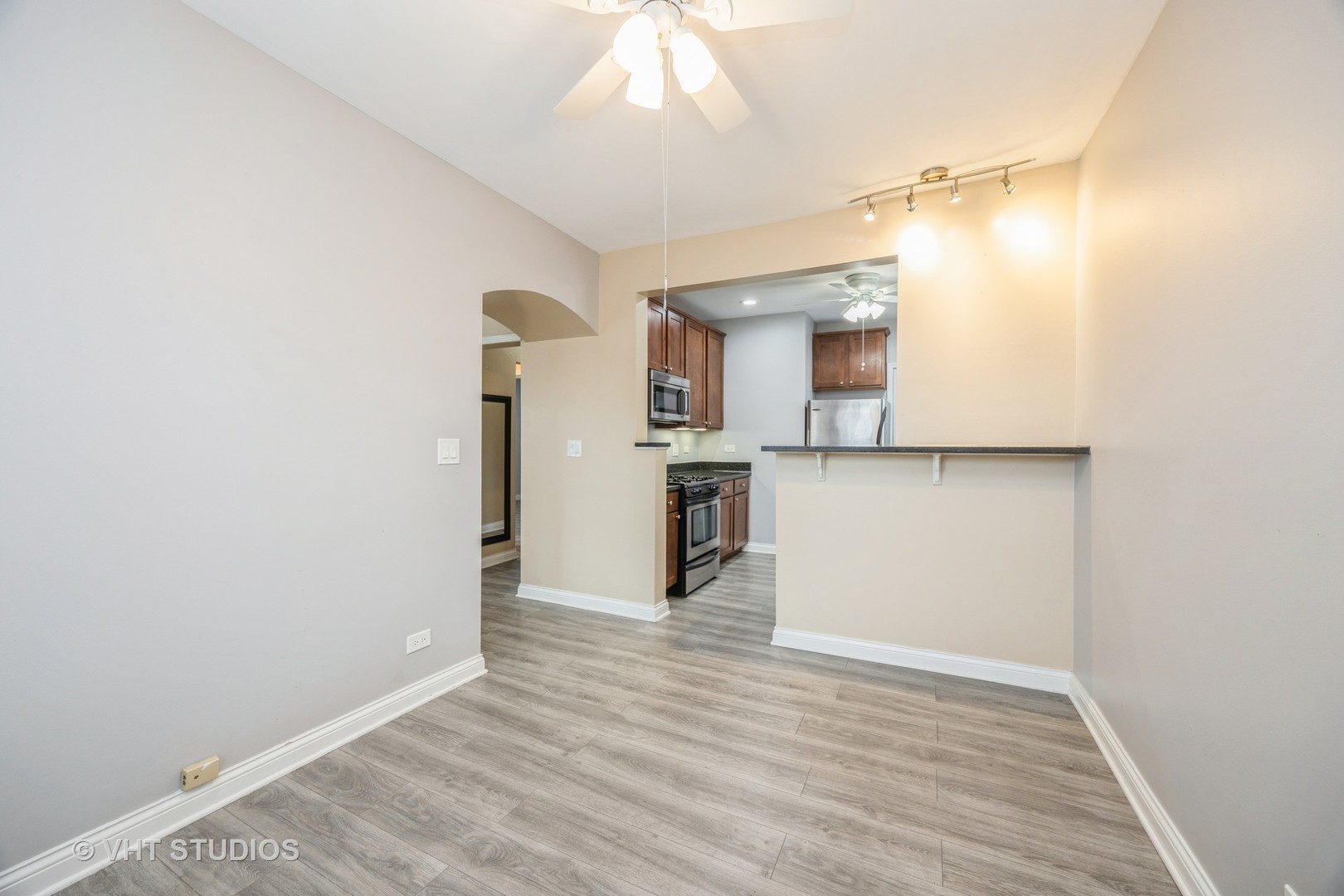 50 Forest Avenue #3S, Riverside, IL 60546