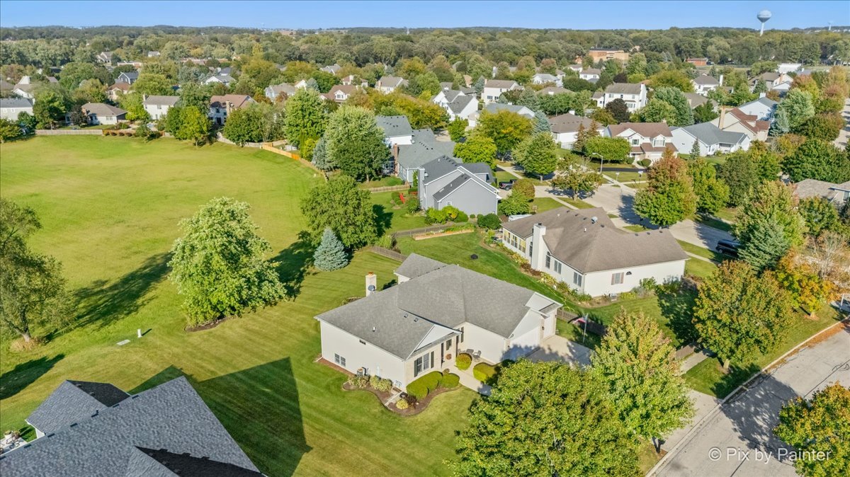 602 Woodside Terrace, Hampshire, IL 60140