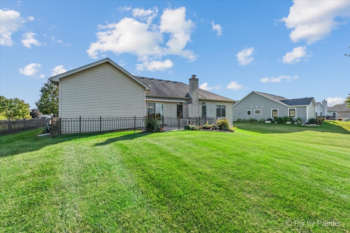 602 Woodside Terrace, Hampshire, IL 60140