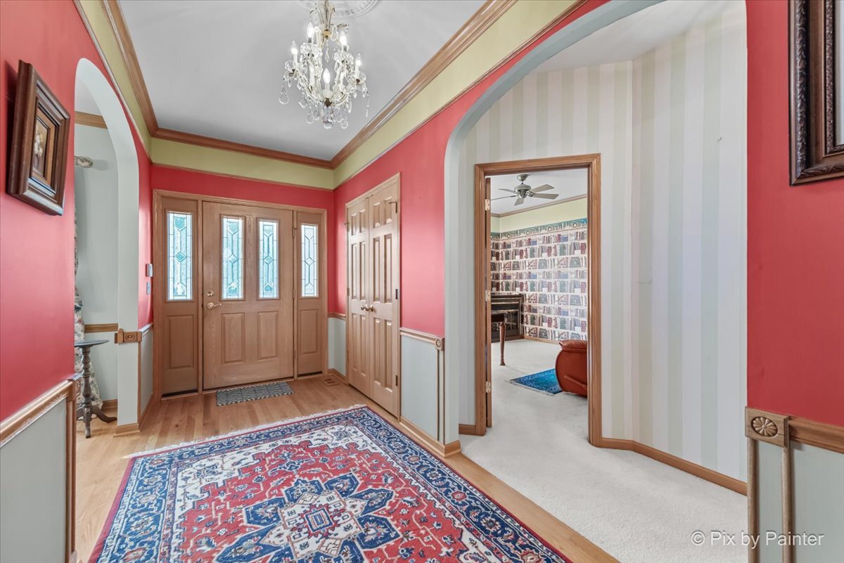 602 Woodside Terrace, Hampshire, IL 60140