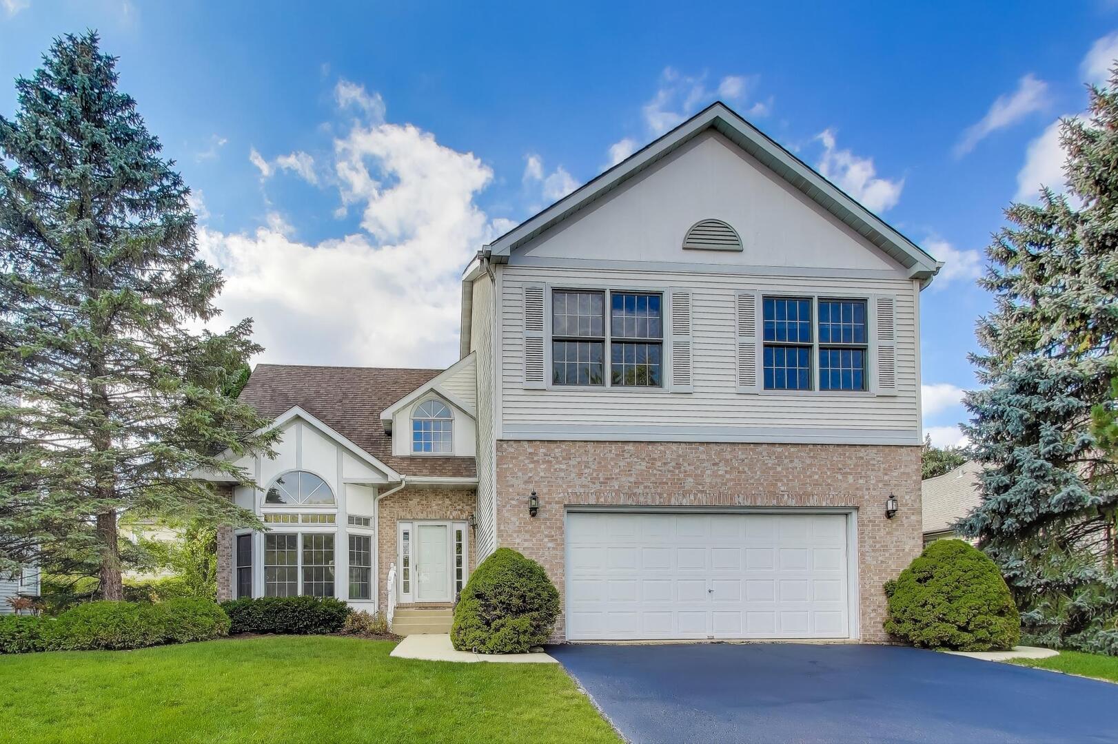 245 Hidden Creek Road, Lake Zurich, IL 60047