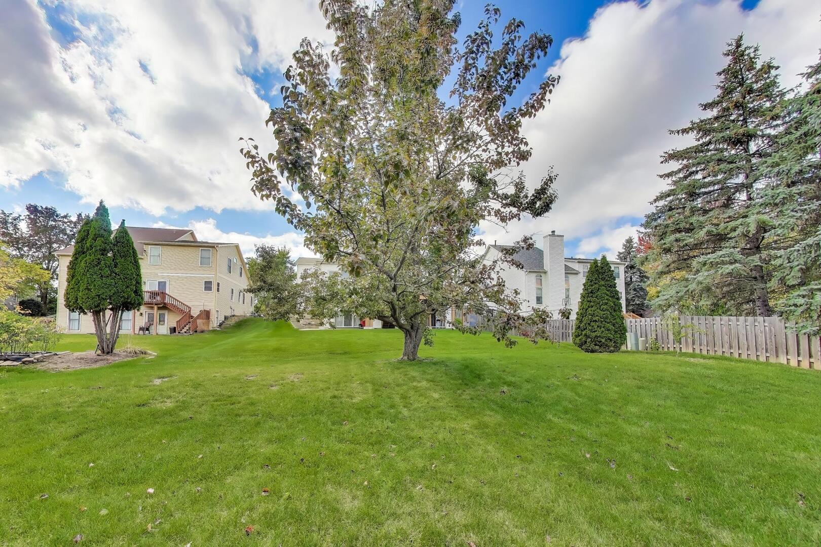 245 Hidden Creek Road, Lake Zurich, IL 60047