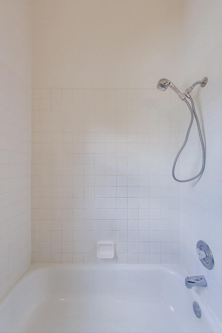 245 Hidden Creek Road, Lake Zurich, IL 60047