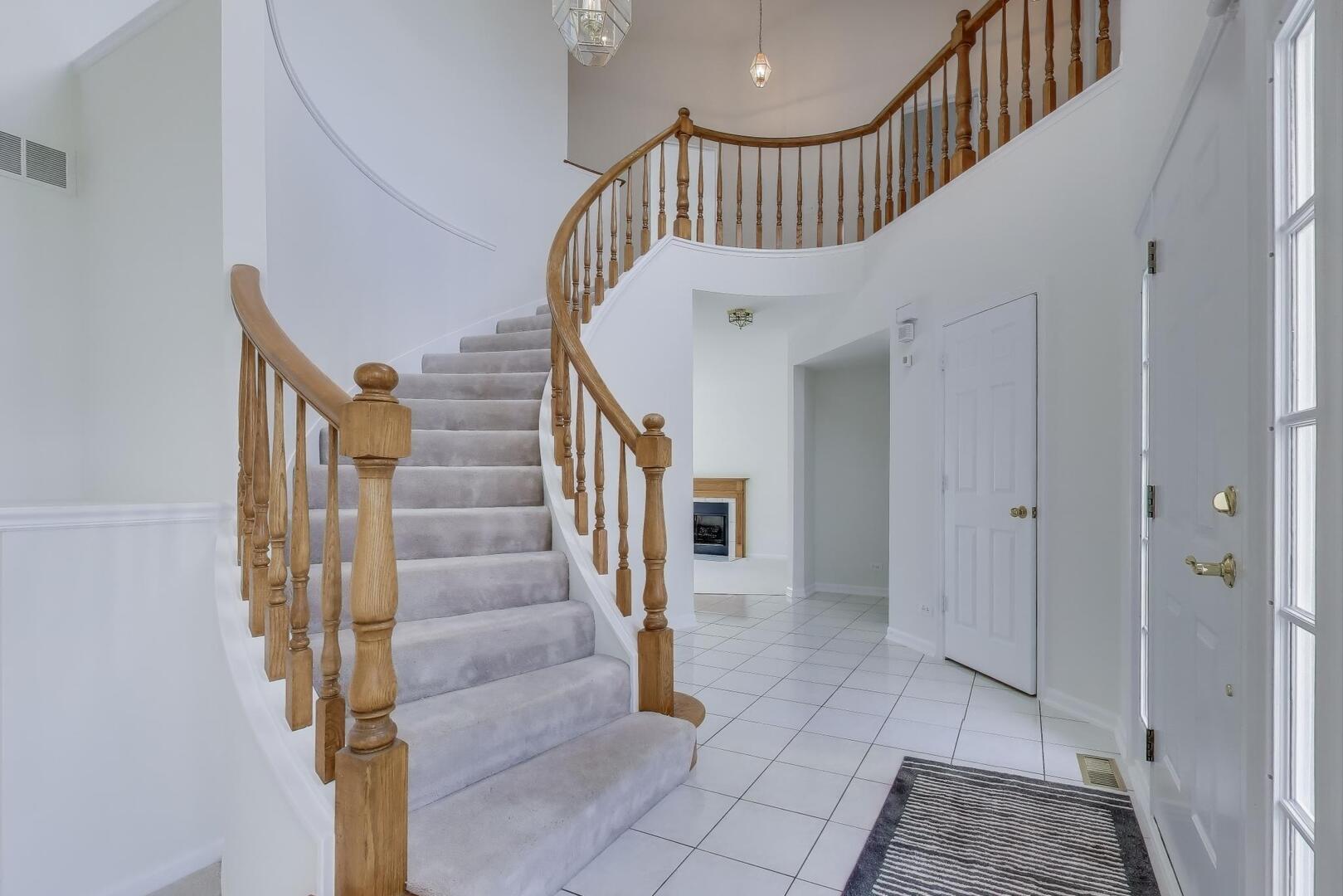 245 Hidden Creek Road, Lake Zurich, IL 60047