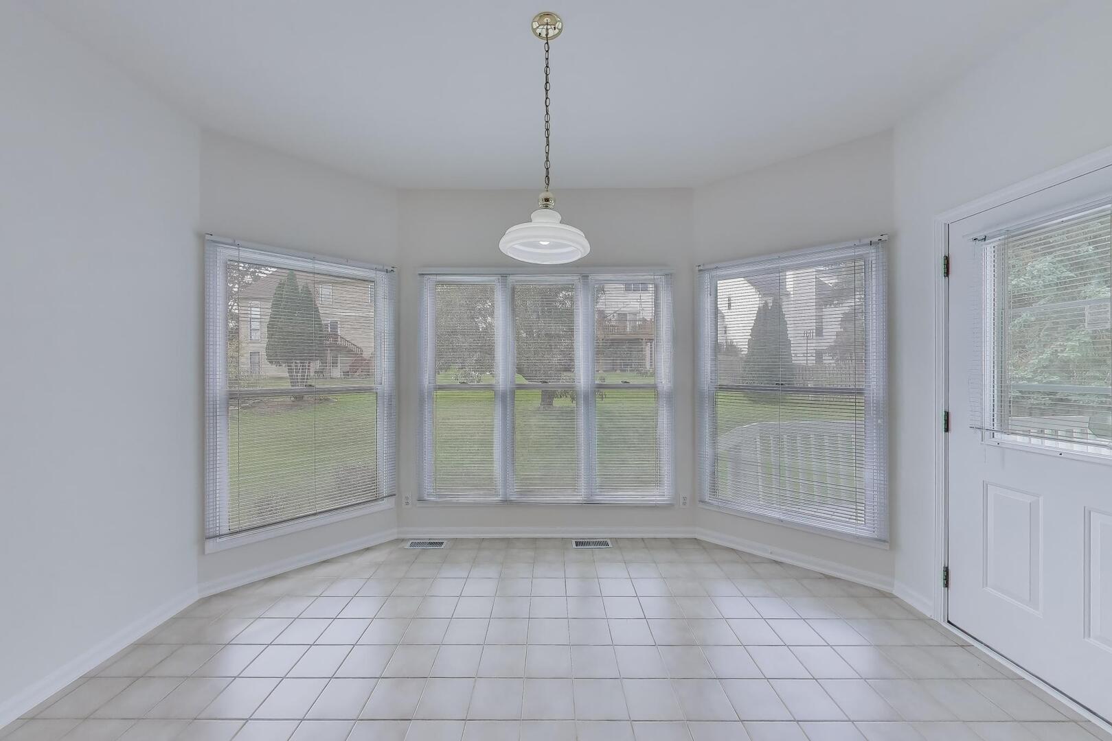 245 Hidden Creek Road, Lake Zurich, IL 60047