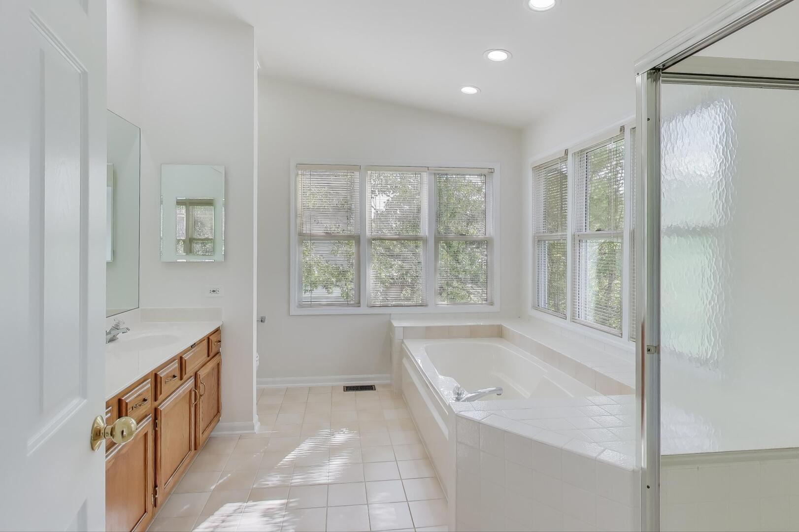 245 Hidden Creek Road, Lake Zurich, IL 60047