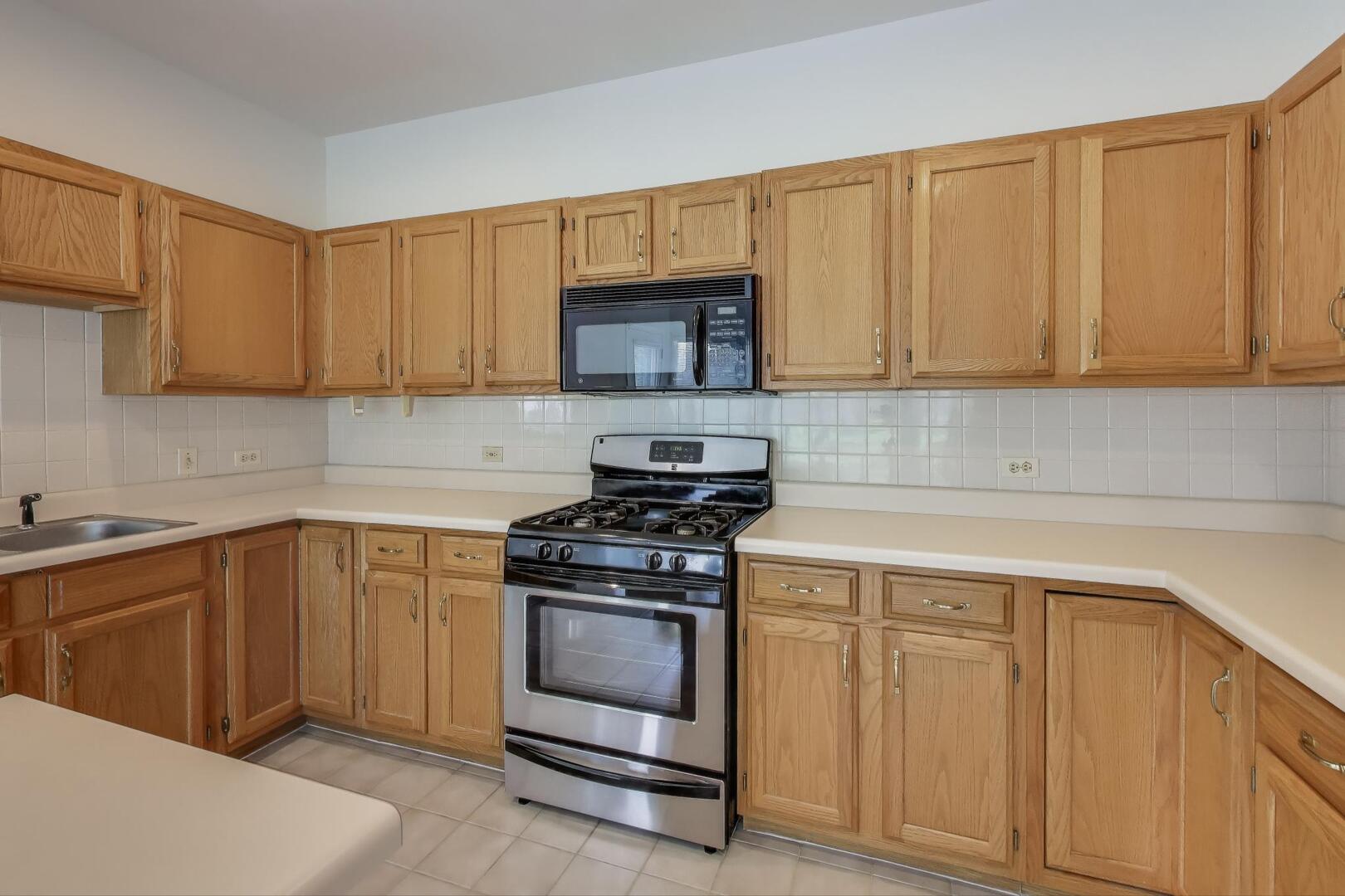 245 Hidden Creek Road, Lake Zurich, IL 60047