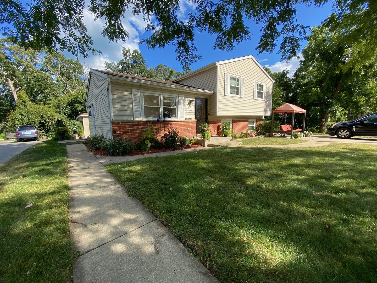 1927 Dugdale Road, North Chicago, IL 60064