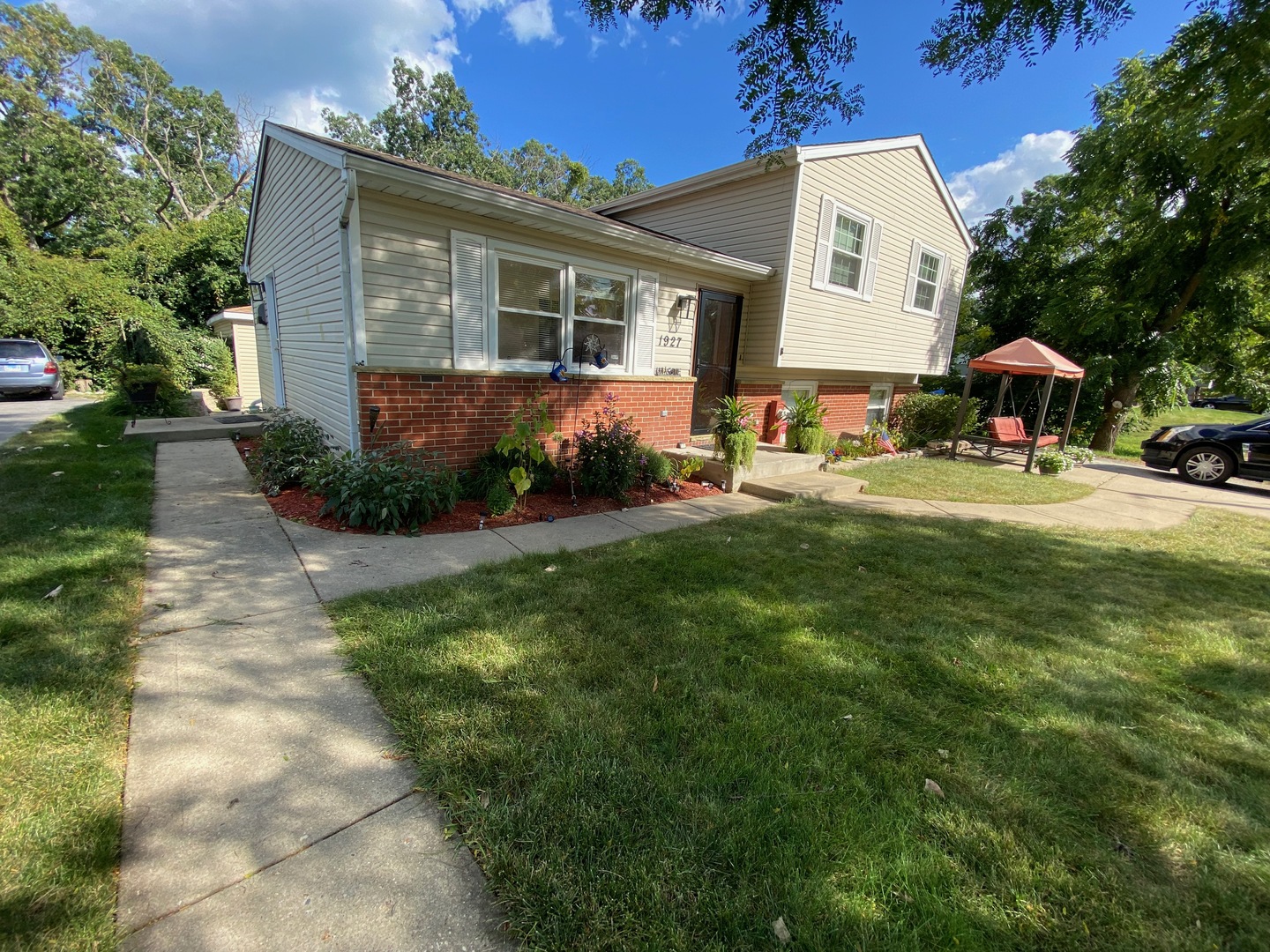 1927 Dugdale Road, North Chicago, IL 60064