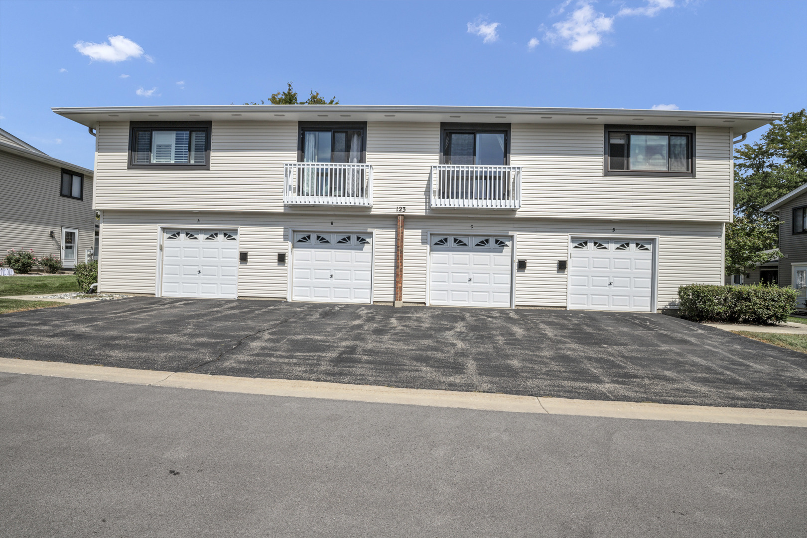 123 Fairlane Court #C, Bloomingdale, IL 60108