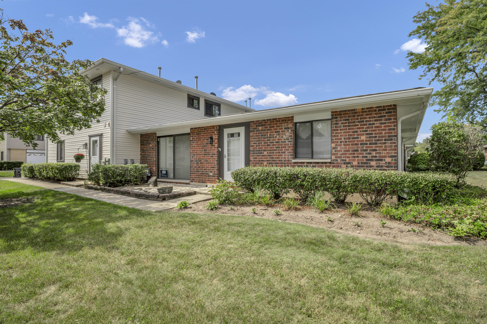 123 Fairlane Court #C, Bloomingdale, IL 60108