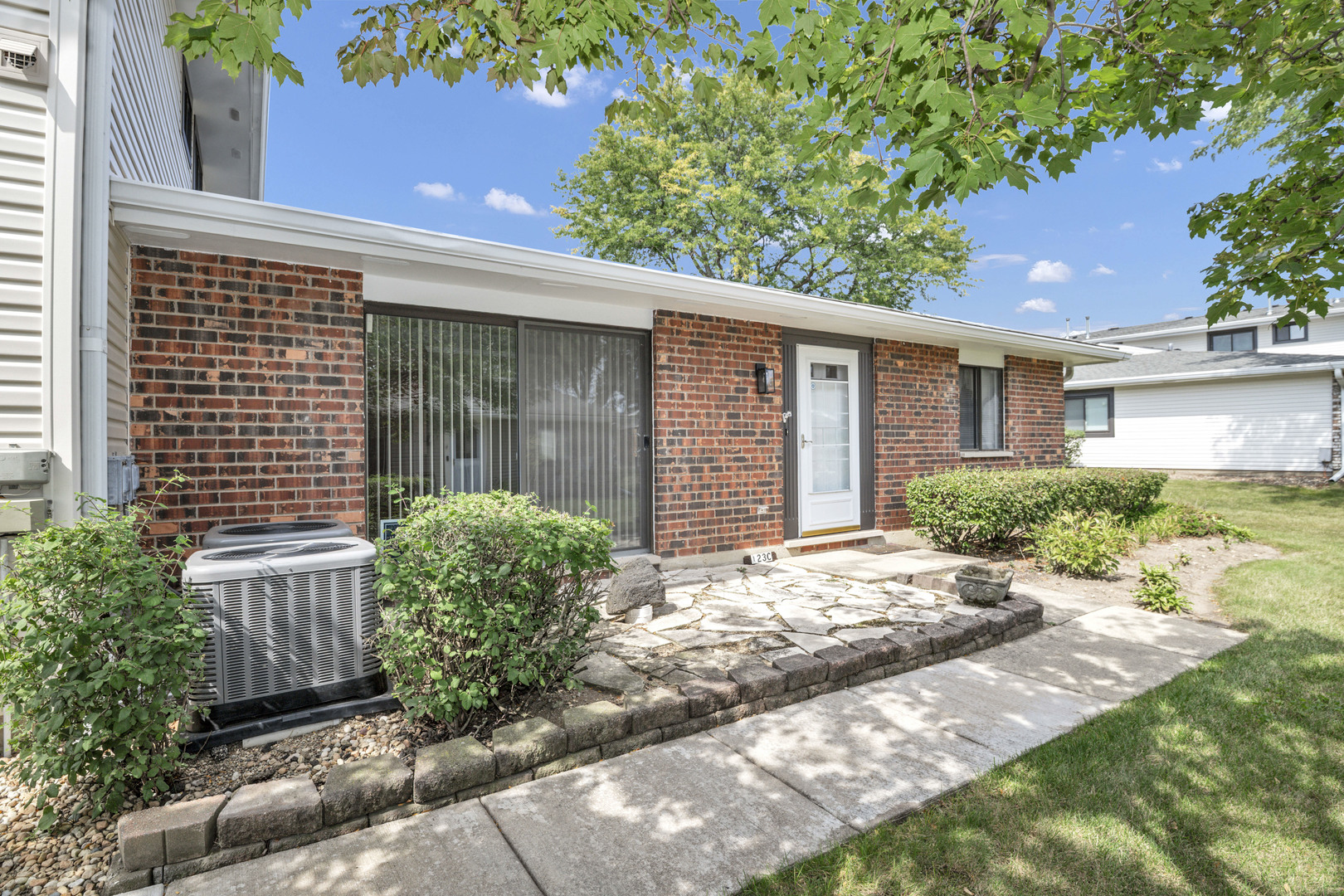 123 Fairlane Court #C, Bloomingdale, IL 60108