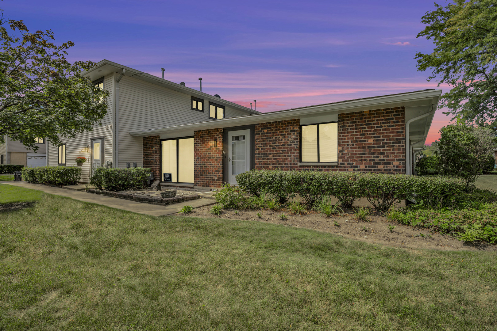 123 Fairlane Court #C, Bloomingdale, IL 60108