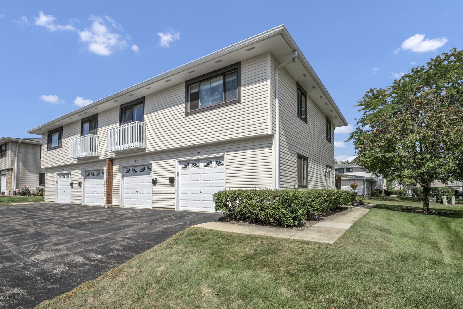 123 Fairlane Court #C, Bloomingdale, IL 60108
