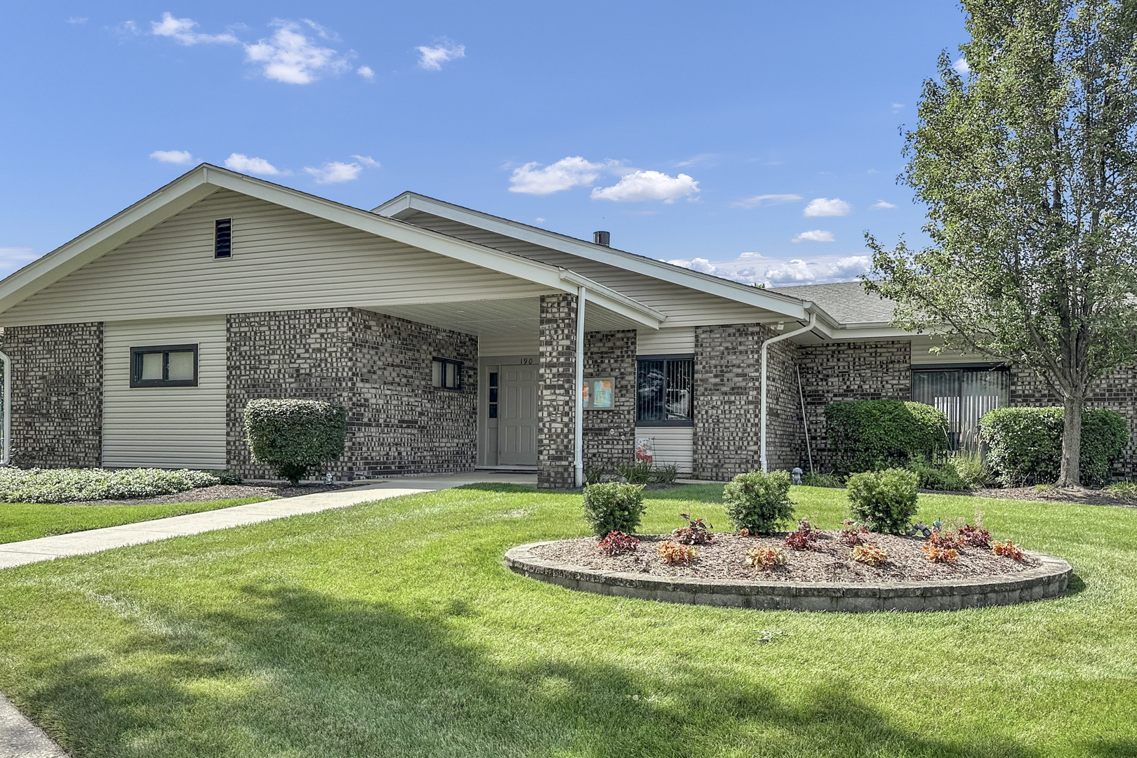 123 Fairlane Court #C, Bloomingdale, IL 60108