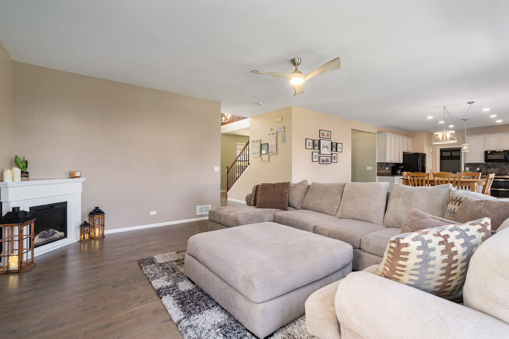17825 S ALTA Drive, Lockport, IL 60441