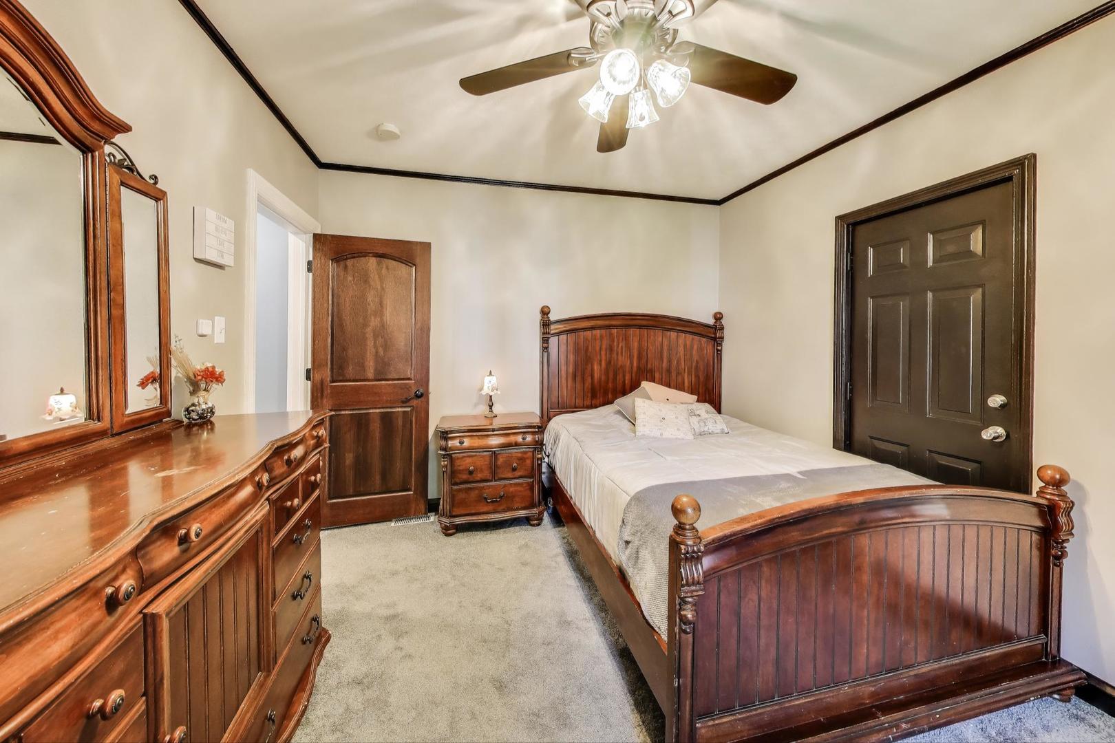 8009 Forest Avenue, Munster, IN 46321