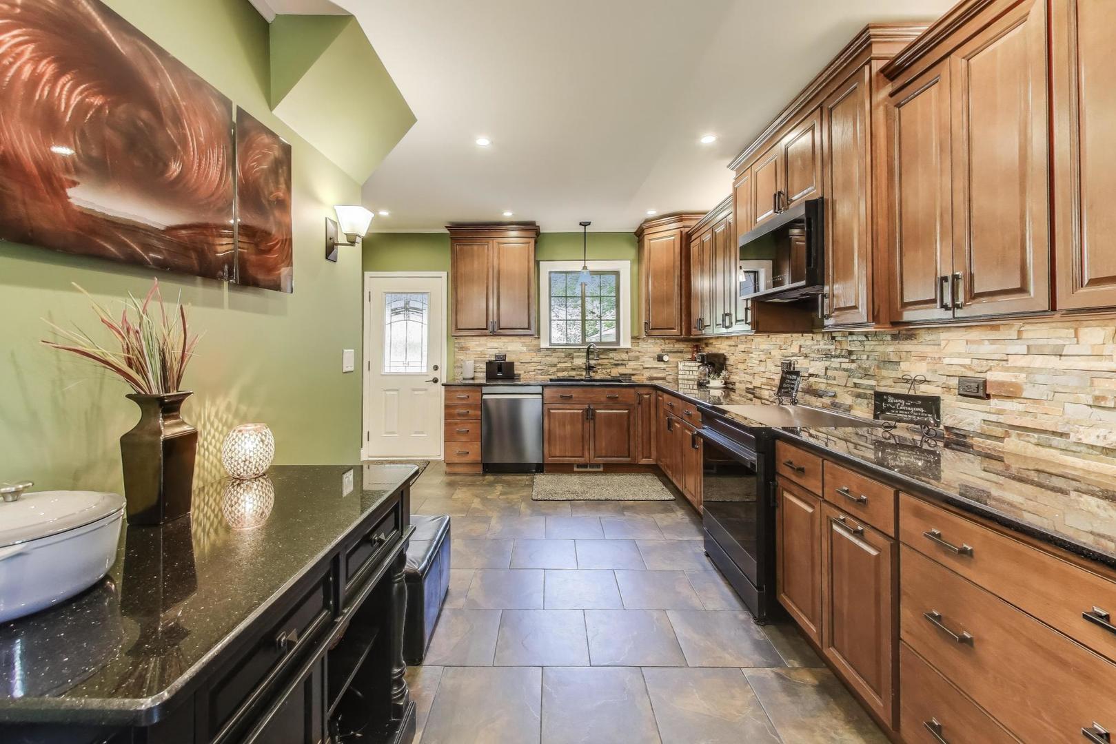 8009 Forest Avenue, Munster, IN 46321