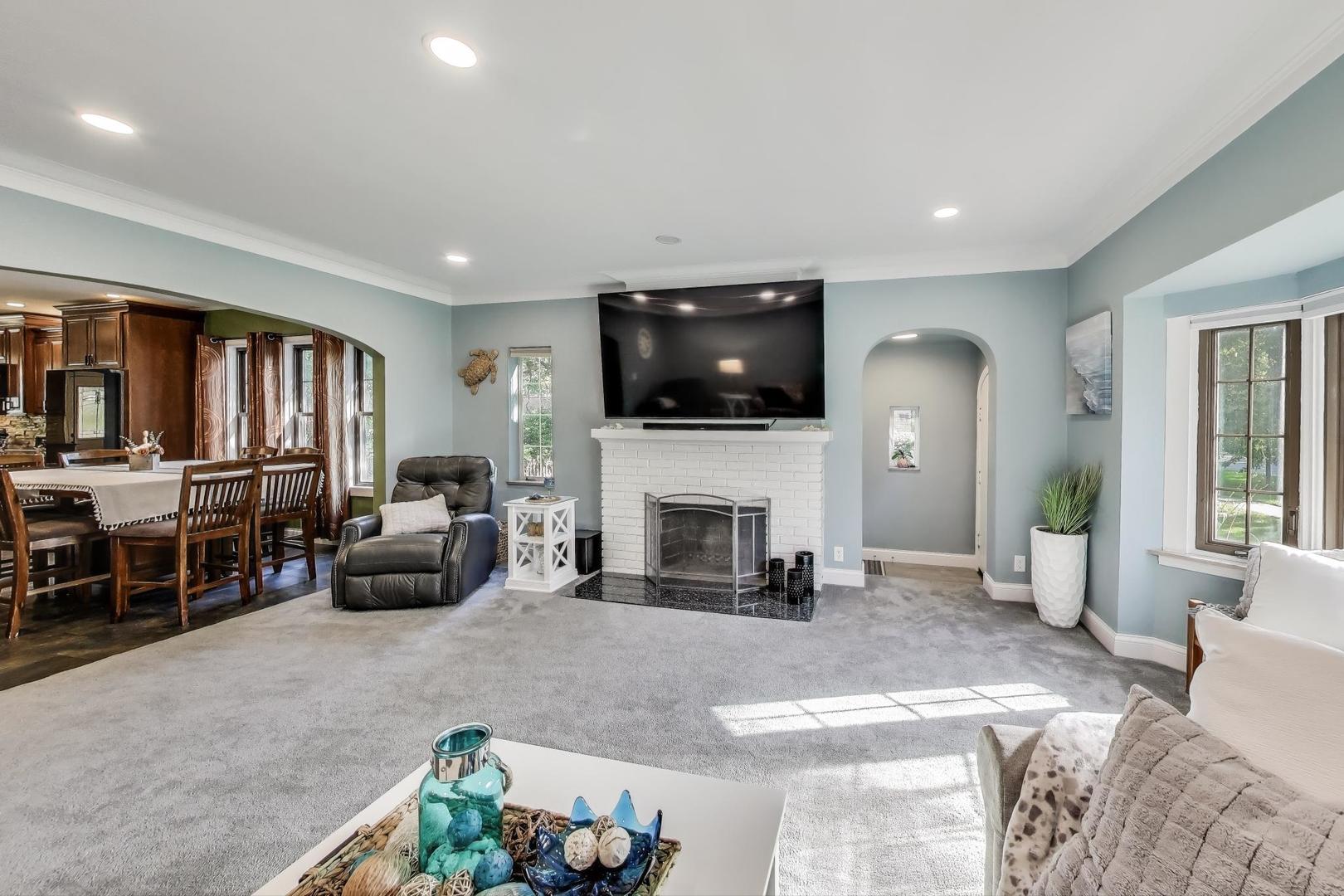 8009 Forest Avenue, Munster, IN 46321