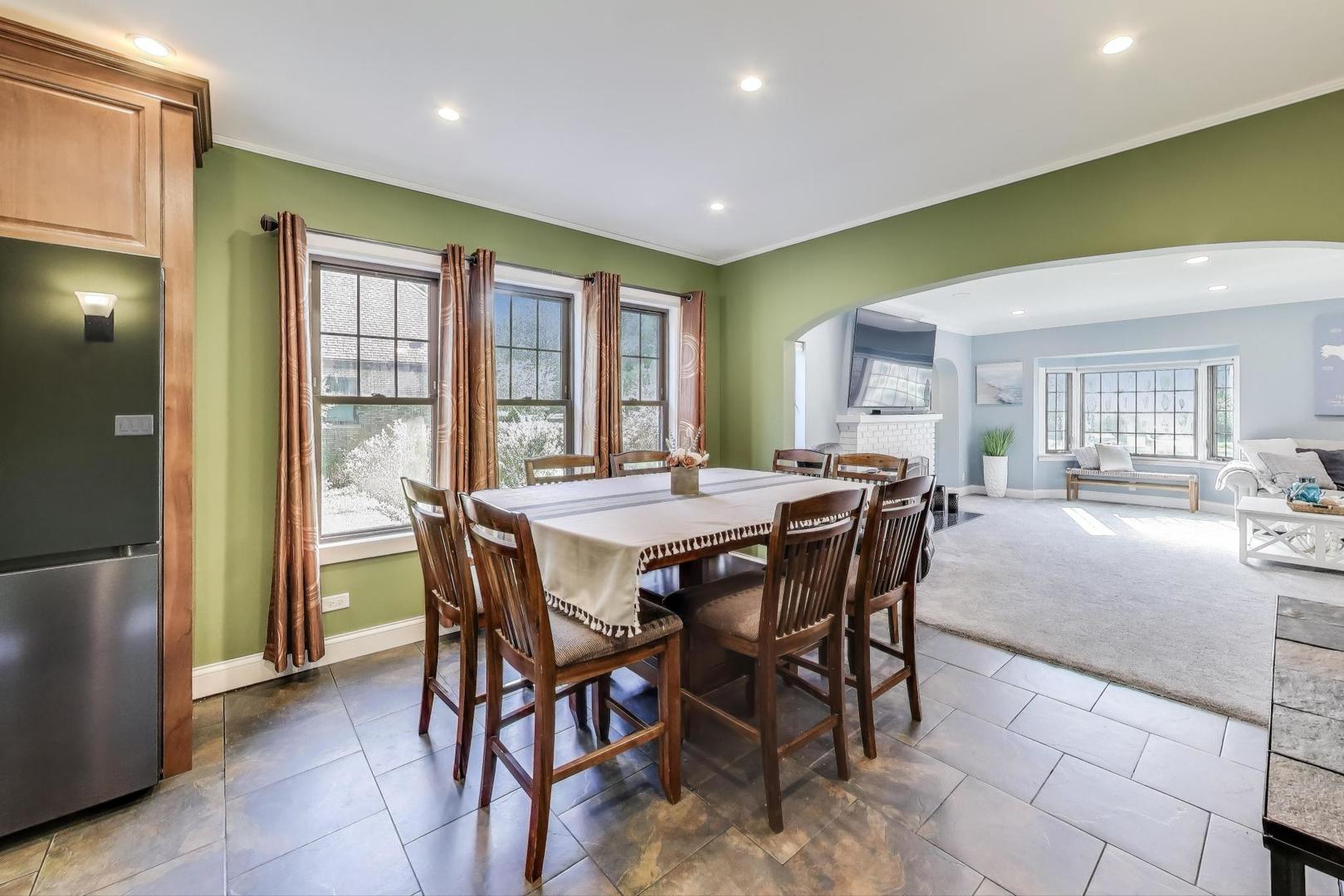8009 Forest Avenue, Munster, IN 46321