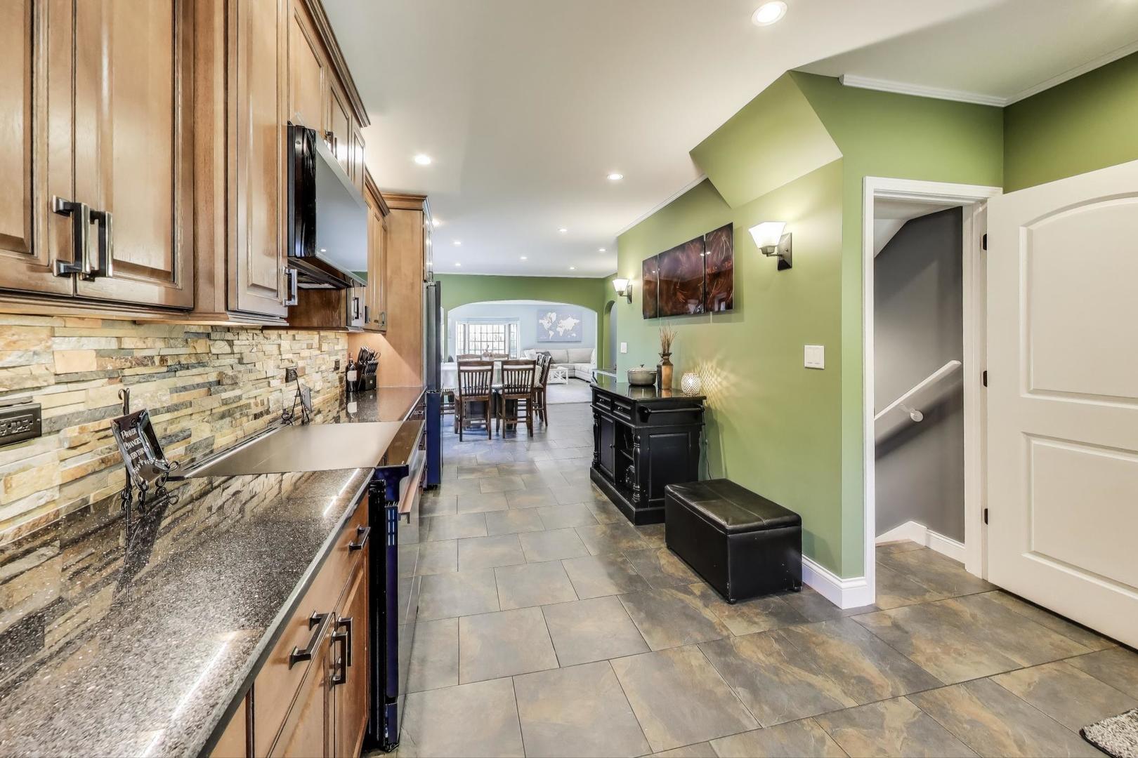 8009 Forest Avenue, Munster, IN 46321