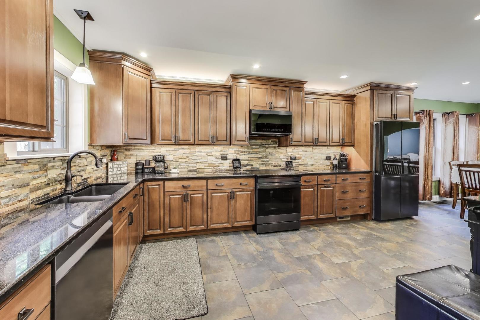 8009 Forest Avenue, Munster, IN 46321