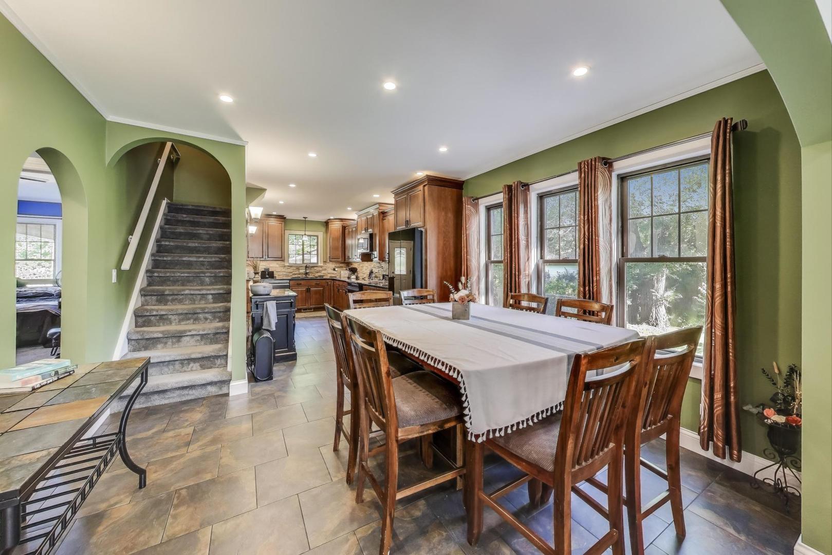 8009 Forest Avenue, Munster, IN 46321