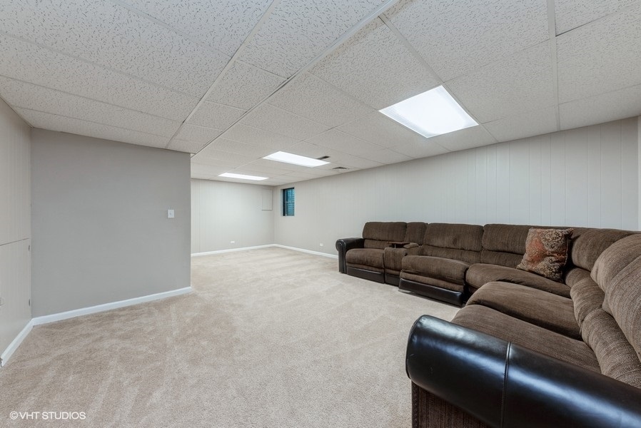 1030 Emerald Drive, Schaumburg, IL 60173