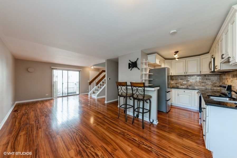 1030 Emerald Drive, Schaumburg, IL 60173