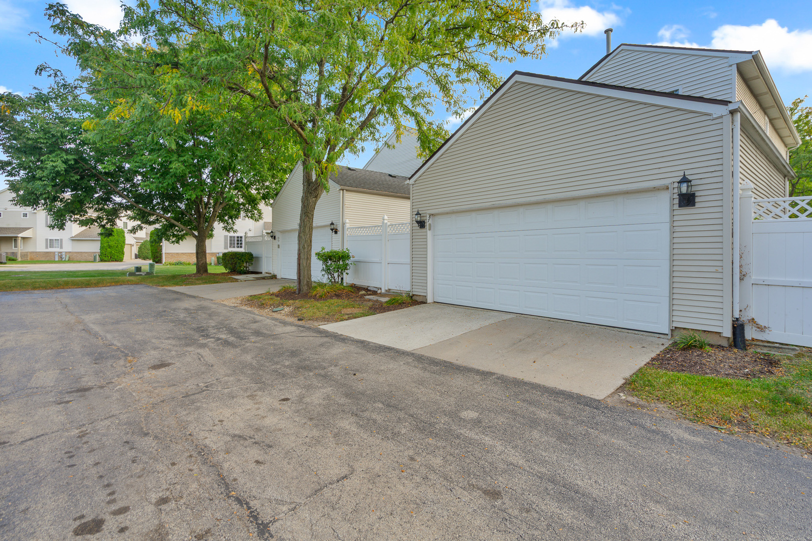 87 Freesia Drive, Romeoville, IL 60446