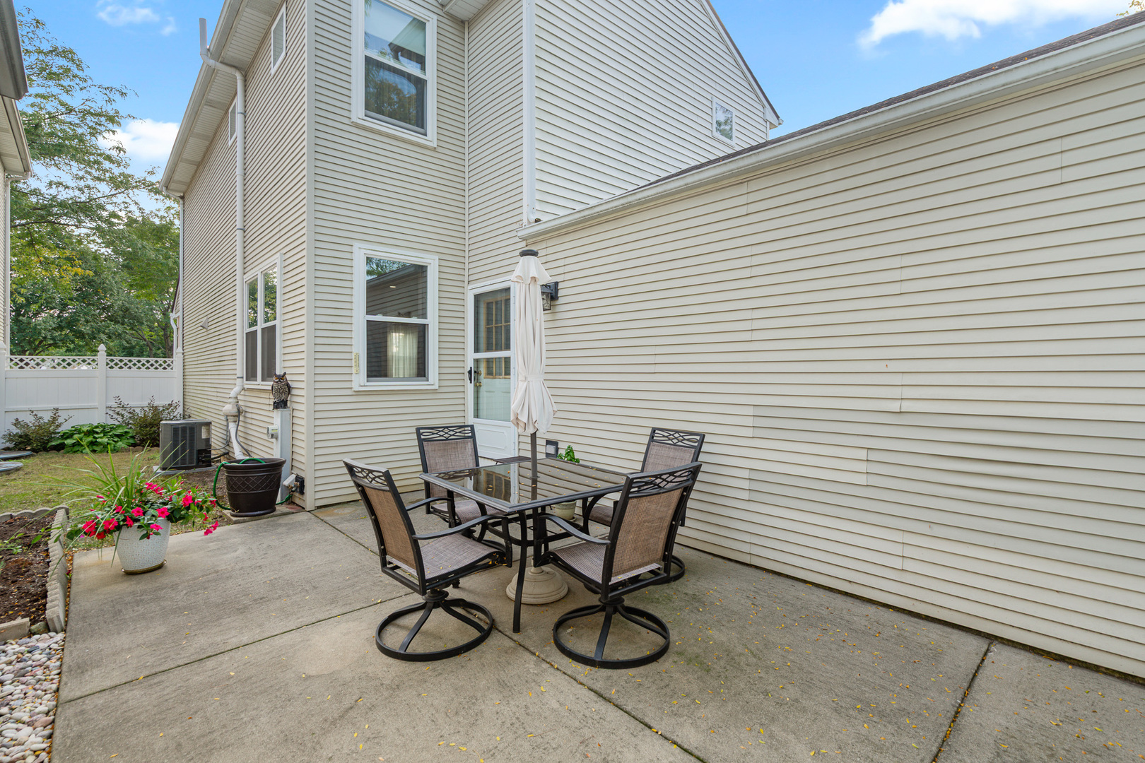 87 Freesia Drive, Romeoville, IL 60446