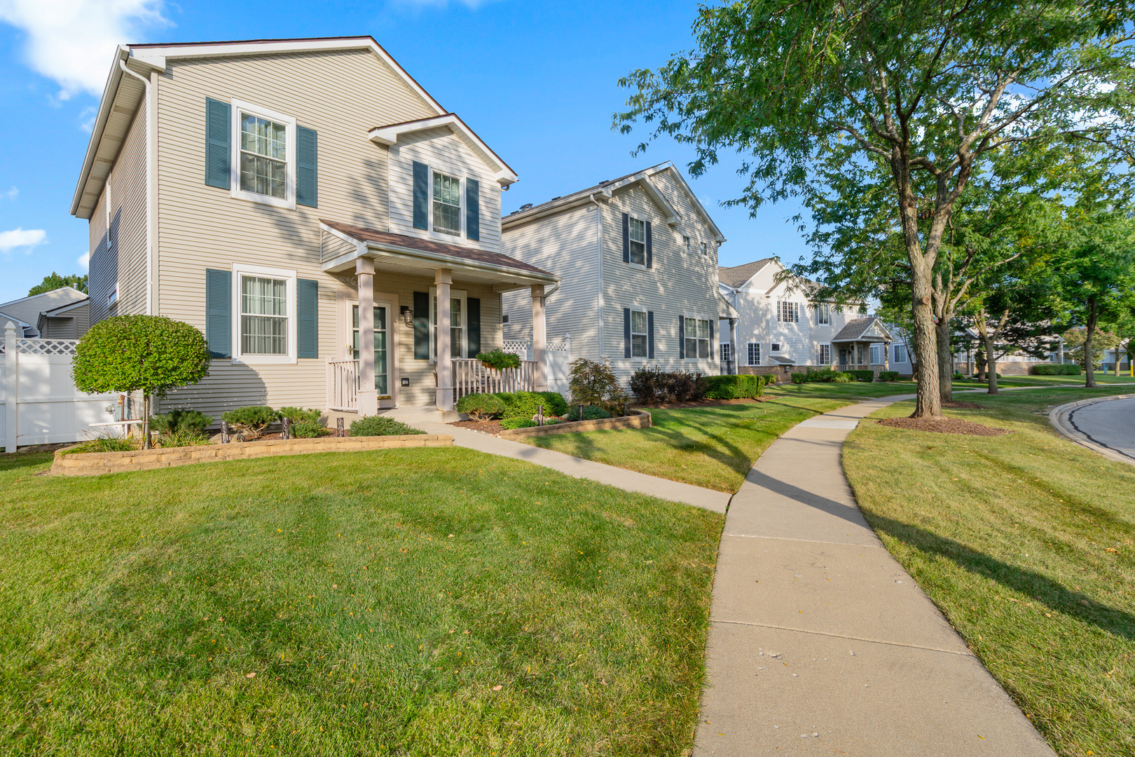 87 Freesia Drive, Romeoville, IL 60446