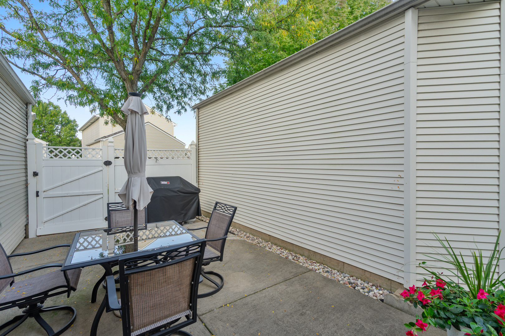 87 Freesia Drive, Romeoville, IL 60446