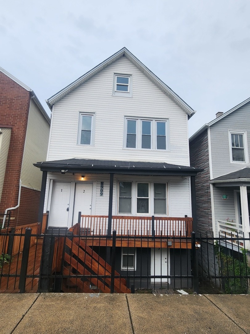 8909 S Houston Avenue, Chicago, IL 60617