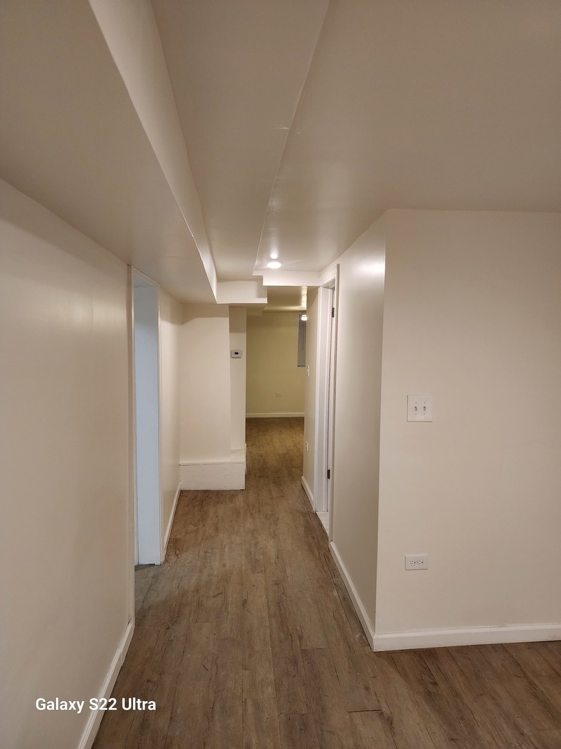 8909 S Houston Avenue, Chicago, IL 60617