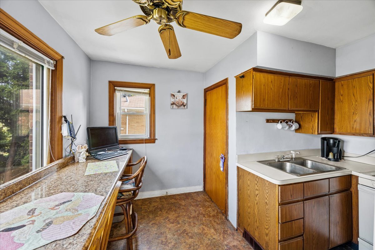 7241 W 62nd Street, Summit, IL 60501