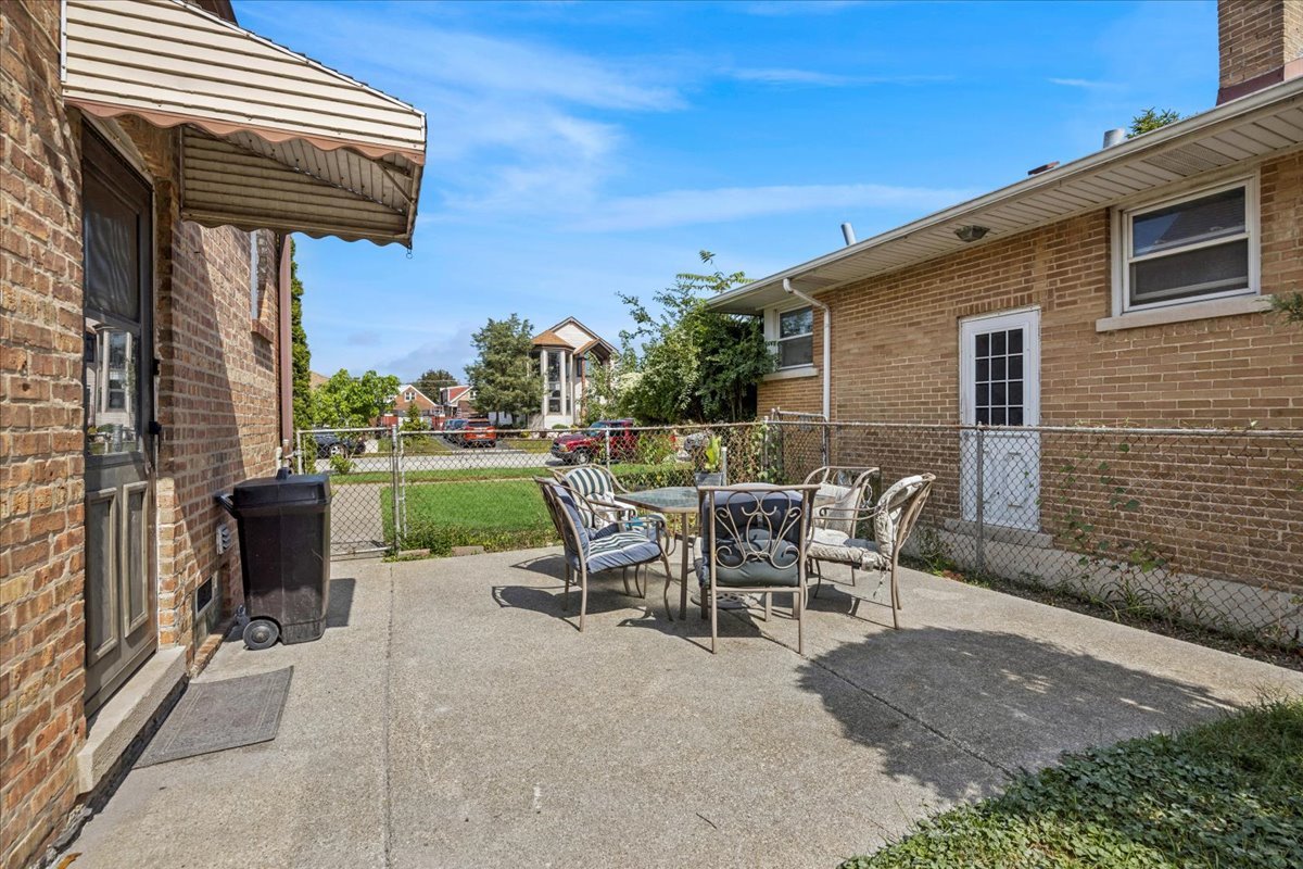 7241 W 62nd Street, Summit, IL 60501