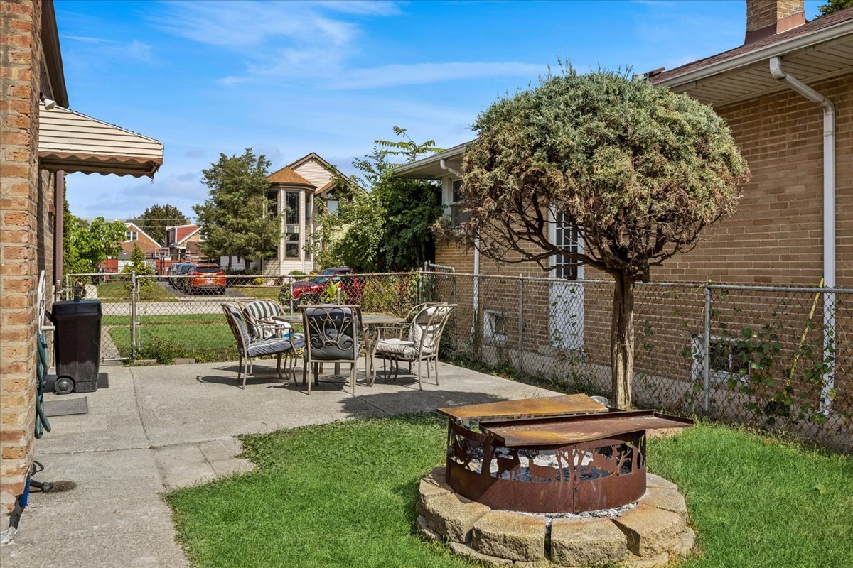 7241 W 62nd Street, Summit, IL 60501