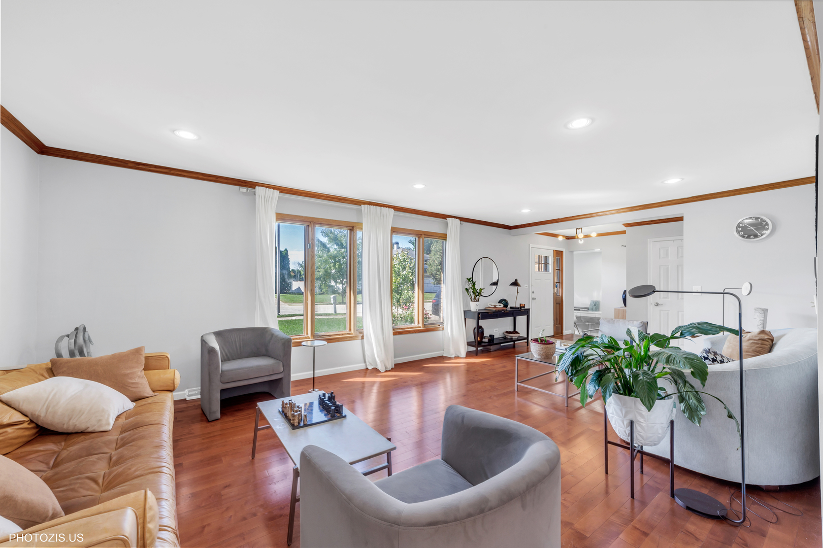 1510 W RUSSELL Court, Arlington Heights, IL 60005