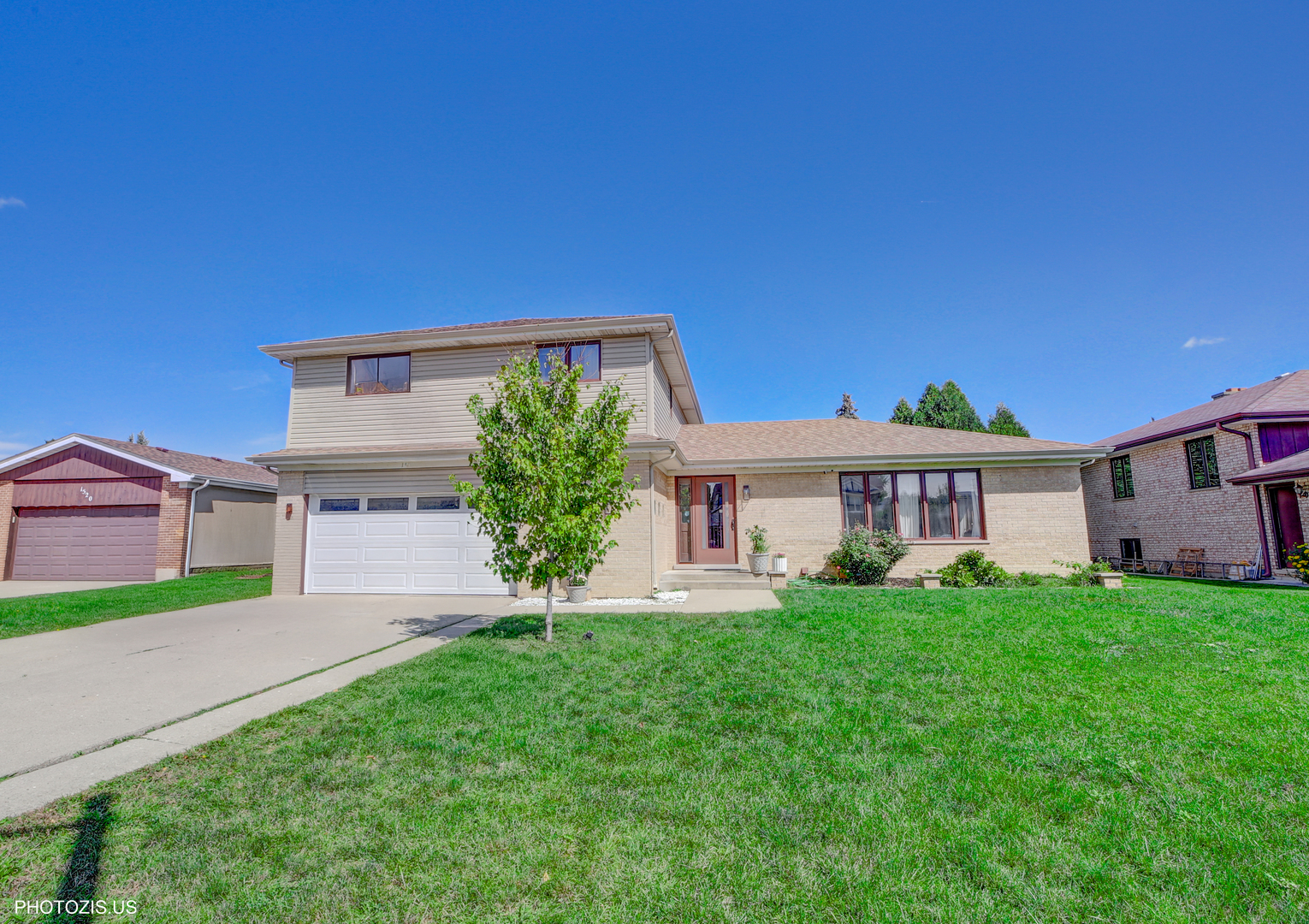 1510 W RUSSELL Court, Arlington Heights, IL 60005