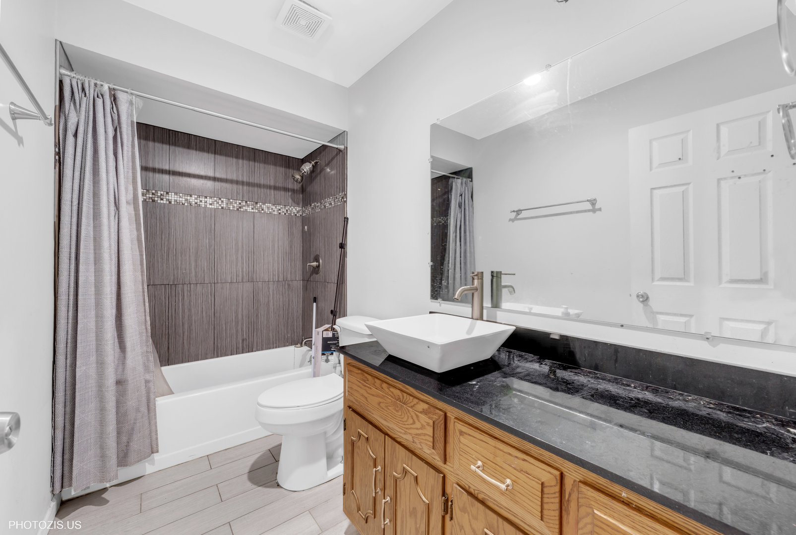 1510 W RUSSELL Court, Arlington Heights, IL 60005